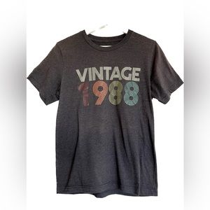 UNISEX Medium gray short sleeve crew neck super soft 1988 tee like new